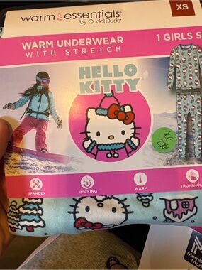 Hello Kitty Light Blue & Pink Girls Thermal Set